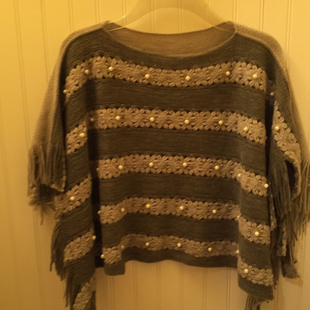 Beautiful sweater ! - Picture 2 of 7